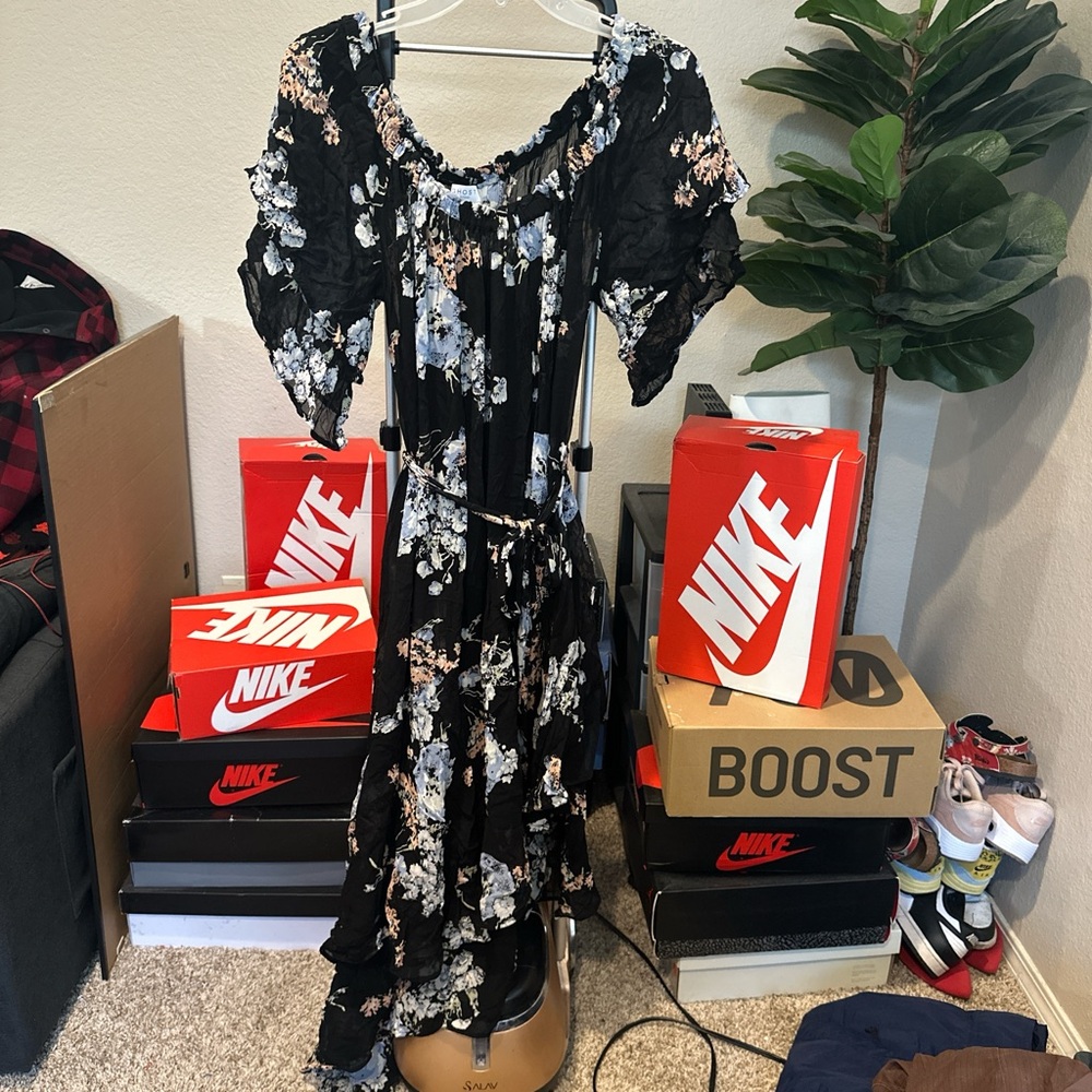 Elegant Black Floral Asymmetrical Dress